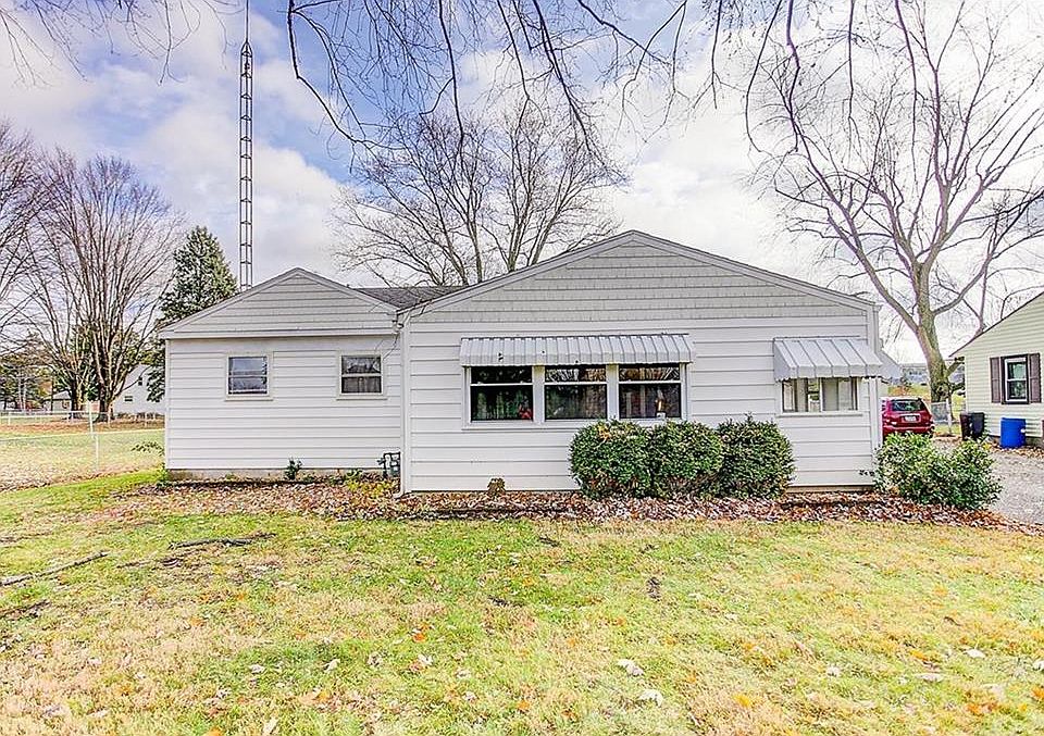 1st image of 8225 Woodlawn Dr