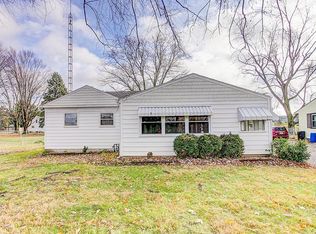 8225 Woodlawn Dr, Piqua, OH