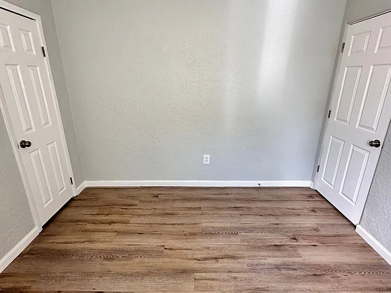 2120 La Veta Dr NE — Photo 32