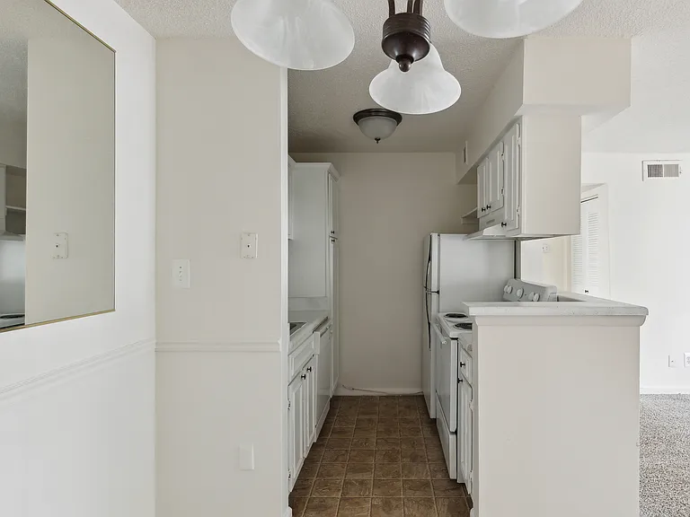 Overlook Apartments — Photo 8