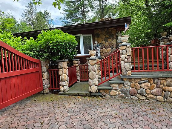 3rd image of 12 Donenfeld Drive