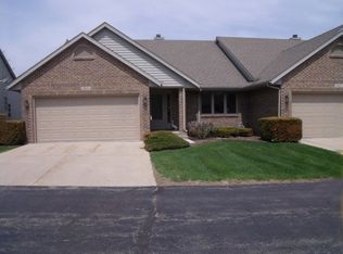 1833 Elizabeth Cir, Sycamore, IL 60178