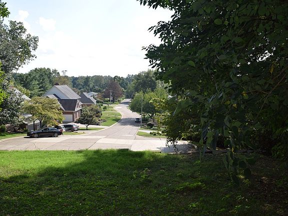 5th image of 801 Canterbury Dr