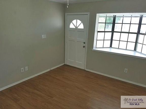 3rd image of 16461 Dolores St