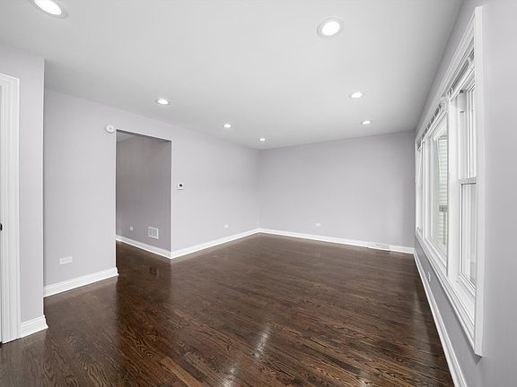 4th image of 9334 S Luella Ave