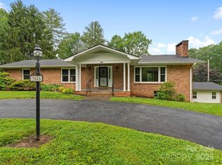 3085 Napier Dr, Hendersonville, NC 28792