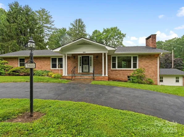 3085 Napier Dr, Hendersonville, NC 28792