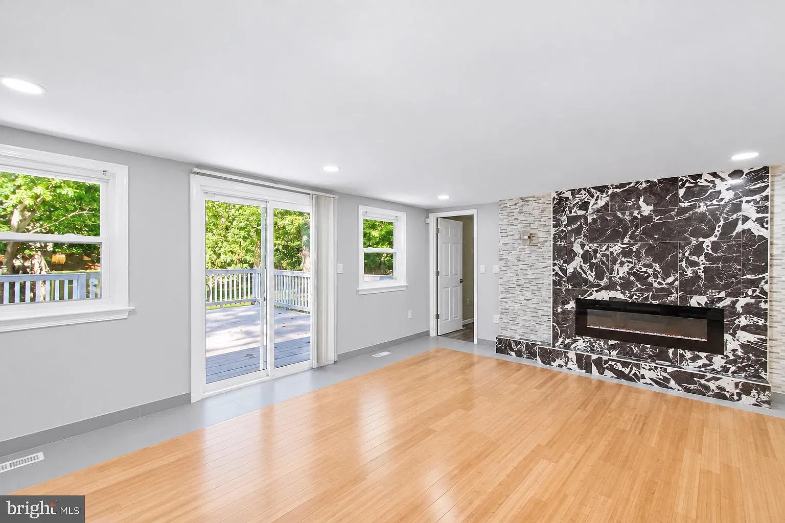 3 bed, 2.5 bath, 1476 sqft, $3,500 — Photo 3