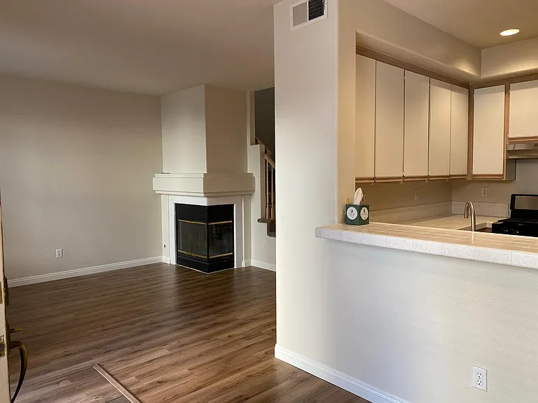 24 Promontory Park — Photo 12