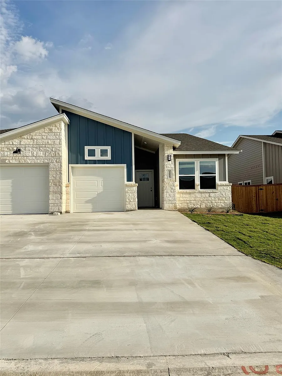 Building Photo - 108 Zayd Ct #B