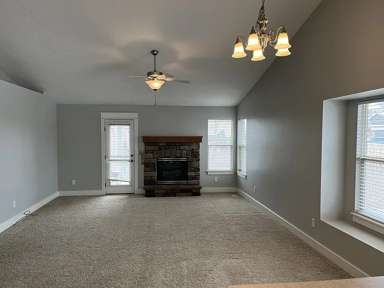 4498 S Silverhills Ave — Photo 5