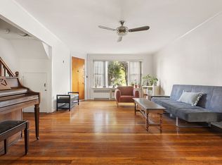 2064 33rd St, Astoria, NY 11105