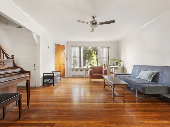 2064 33rd St, Astoria, NY 11105