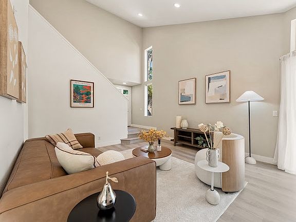 3rd image of 29 Stanford Ct