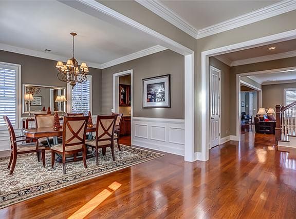 5th image of 1556 Fleetwood Dr