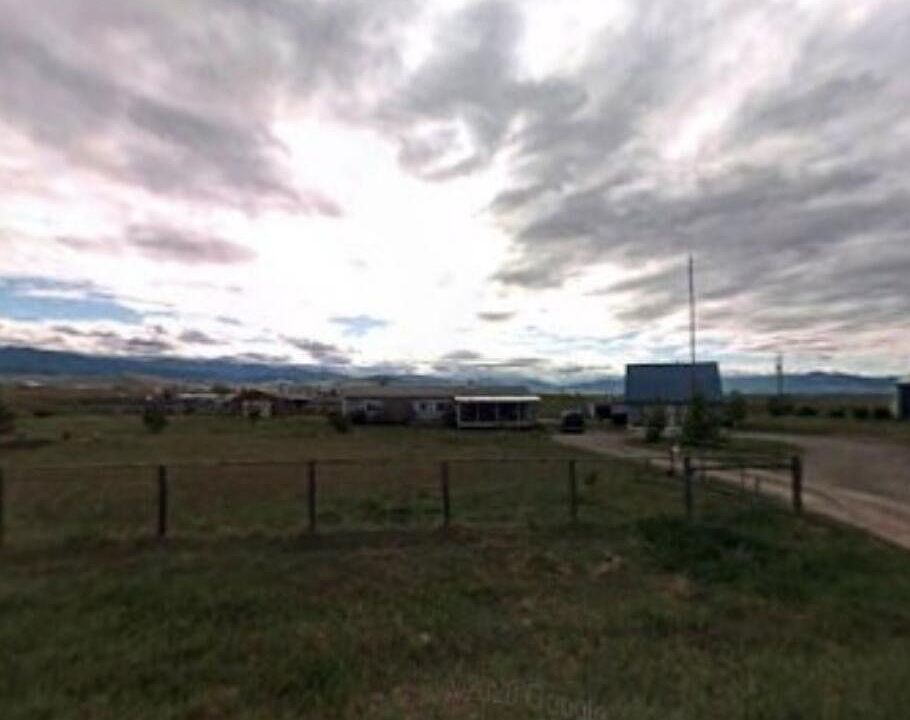 1st image of 7070 Meadow Dr