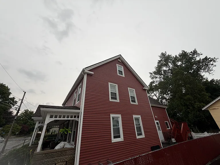 15-17 Chestnut St #2 — Photo 8