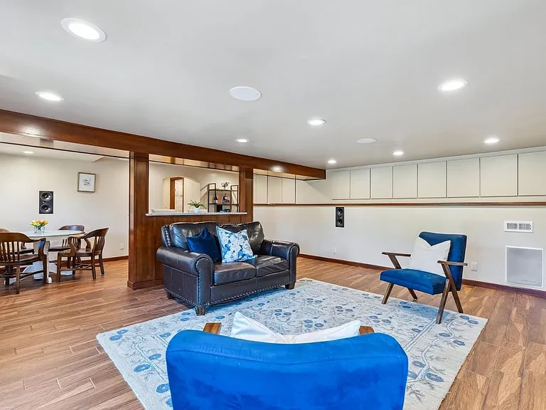 333 Crest Dr — Photo 5