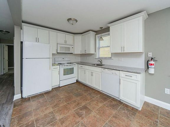 5th image of 356-58 Asbury Ave