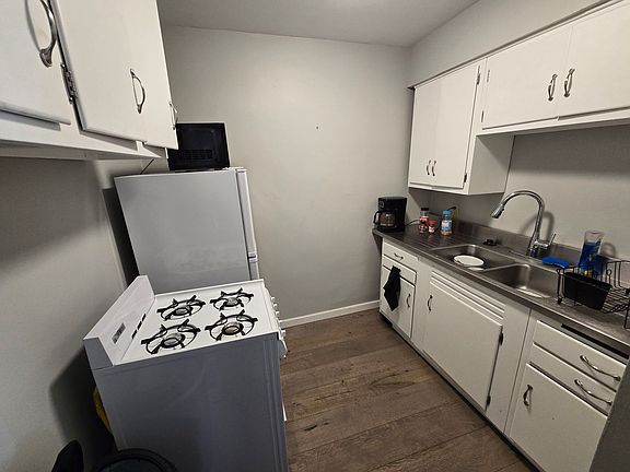 4th image of 934 Western Ave APT 2