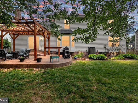 3rd image of 6313 Sweetbriar Dr