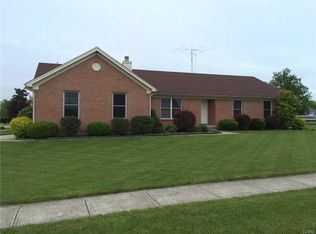 1051 Independence Dr, Xenia, OH 45385