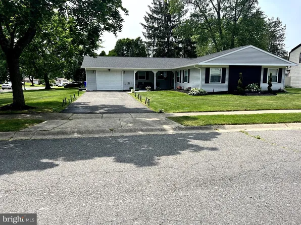 128 Toledo Ln, Willingboro, NJ 08046