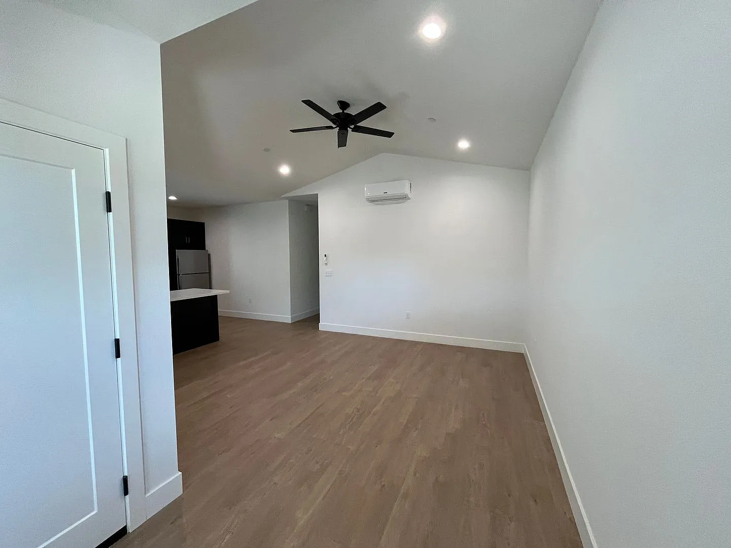 Brand New Build on Old Alturas - ALL Electric with City of Redding Solar! — Photo 3
