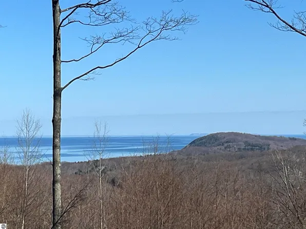 E Wee Brook Ln #C, Lake Leelanau, MI 49653