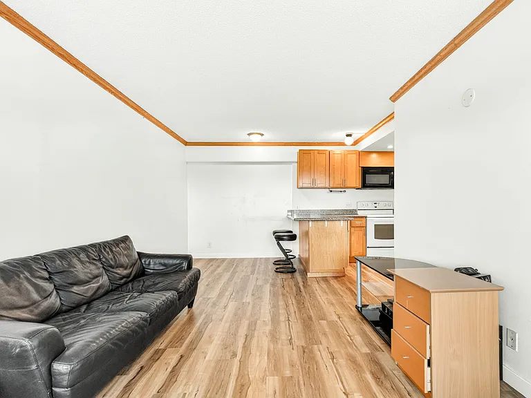 3388 Salt Lake Blvd #204 — Photo 6