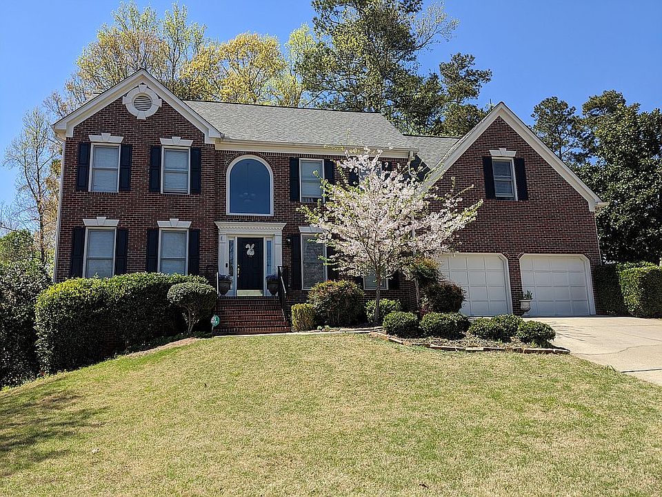 1st image of 2308 Woodcrest Dr SE