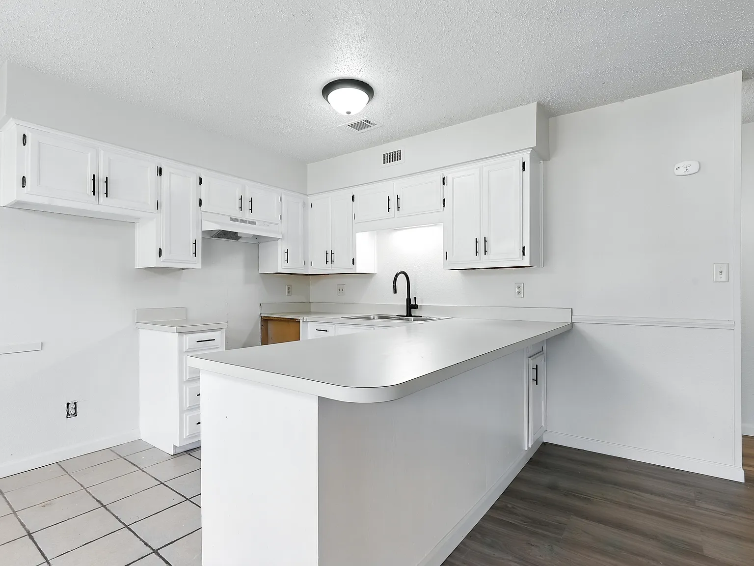 2 bed, 1300 sqft, $1,395 — Photo 2