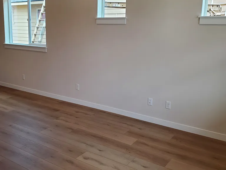 5230 Holly St — Photo 9