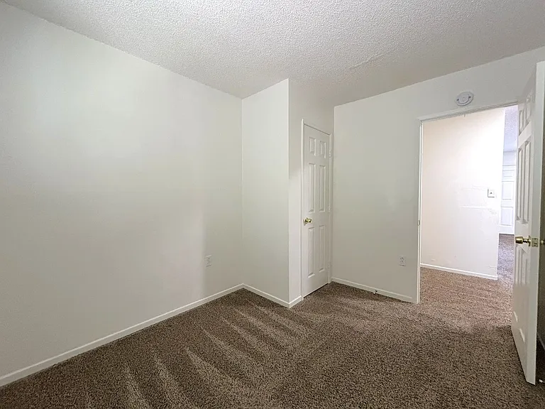 Agate Ave. - 1342 — Photo 9