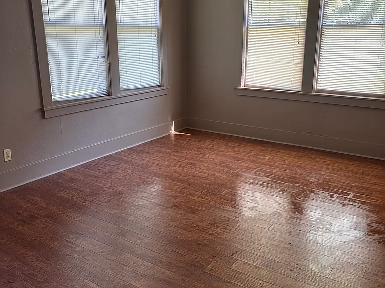 300 Rose Ln — Photo 36
