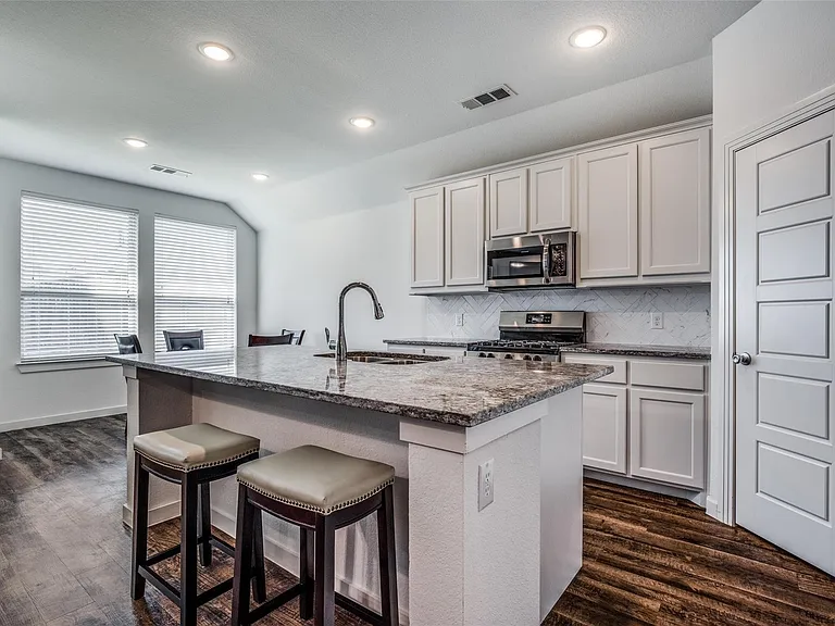 1532 Calcot Ln — Photo 6