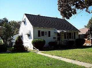 2nd image of 2112 Birchard St