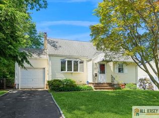 5 Berkley Blvd, Iselin, NJ 08830