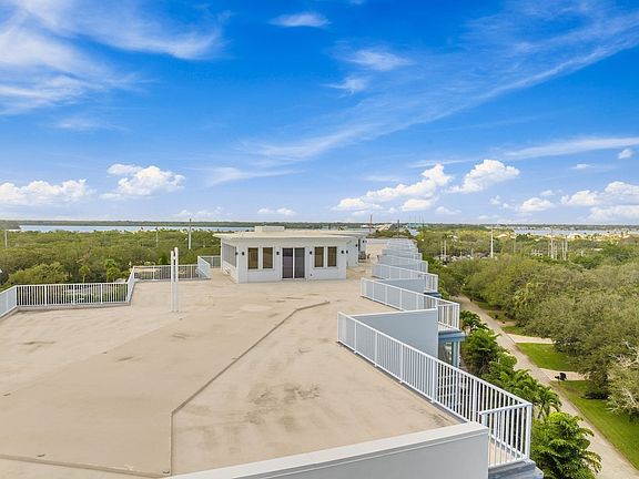 4th image of 935 E Causeway Blvd APT 104