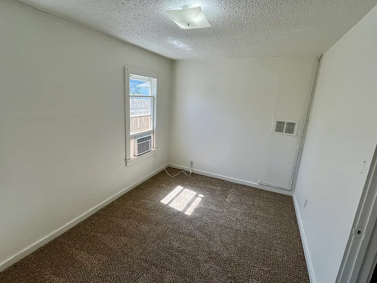 1211 4th Ave #B — Photo 9