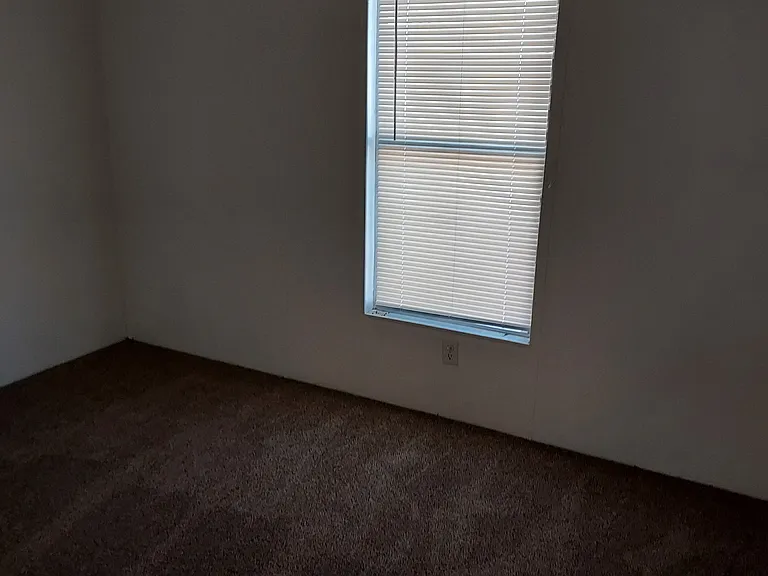 2466 Merrill Ave — Photo 11