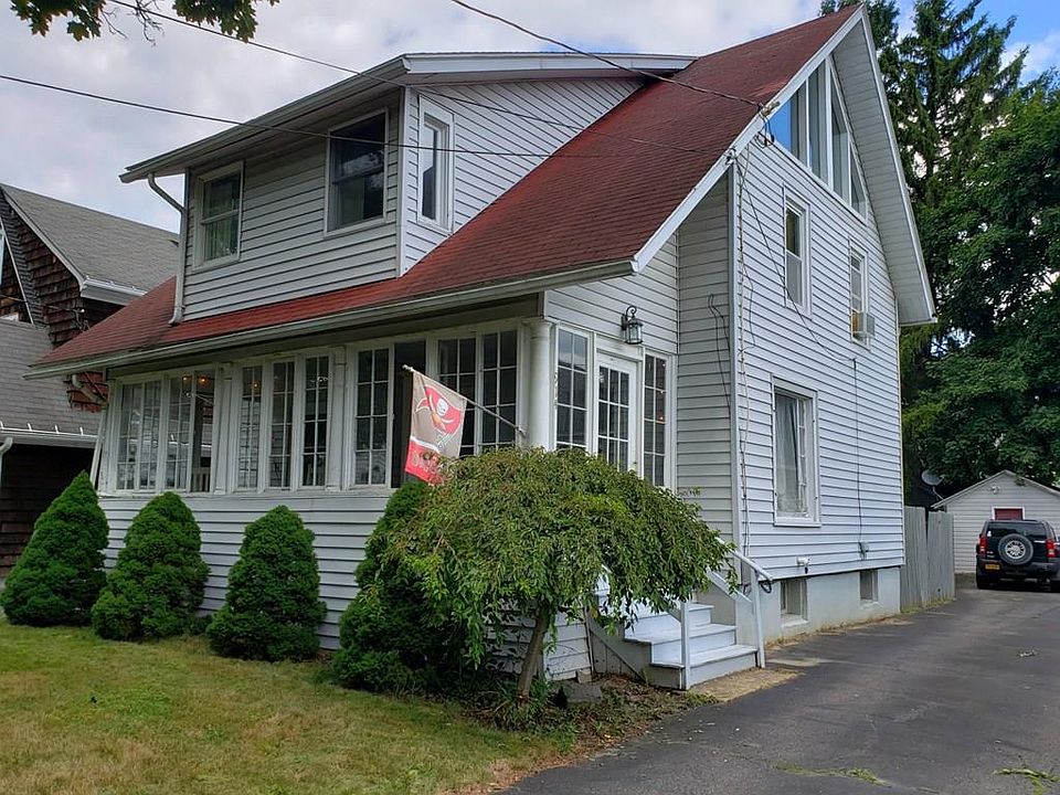 1st image of 914 Bridgman St
