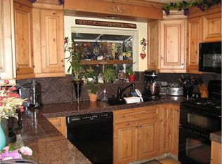 150 Stacey Ln, Grass Valley, CA 95945