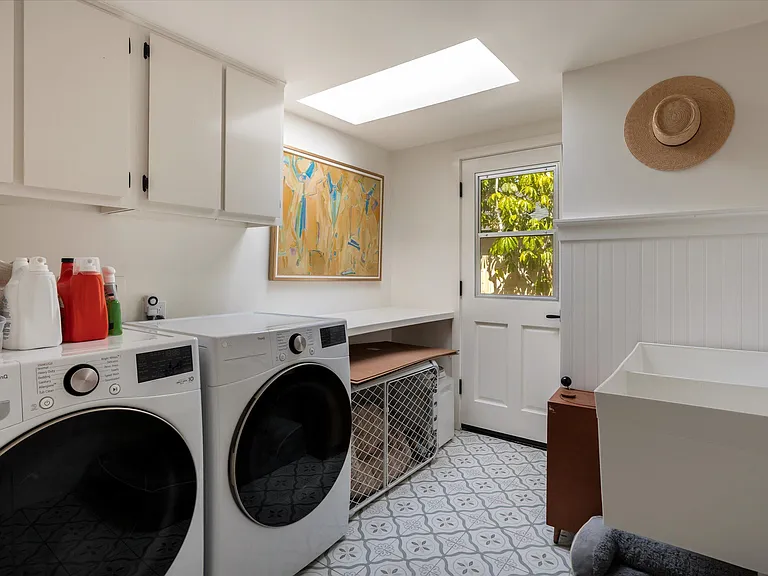 3182 Serena Ave — Photo 11