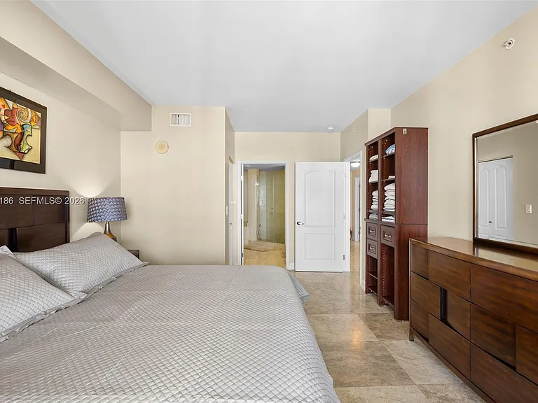 17555 Atlantic Blvd #708 — Photo 23