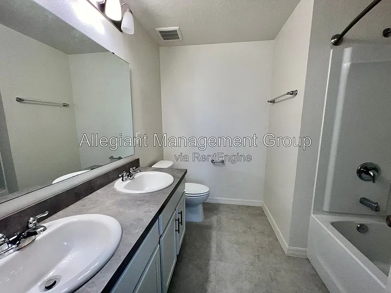 3805 Hampton Chase Ln — Photo 8