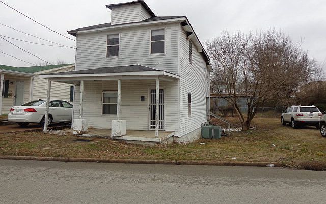 1st image of 414 W Blythe St