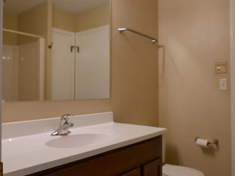 8 Bates Dr — Photo 5