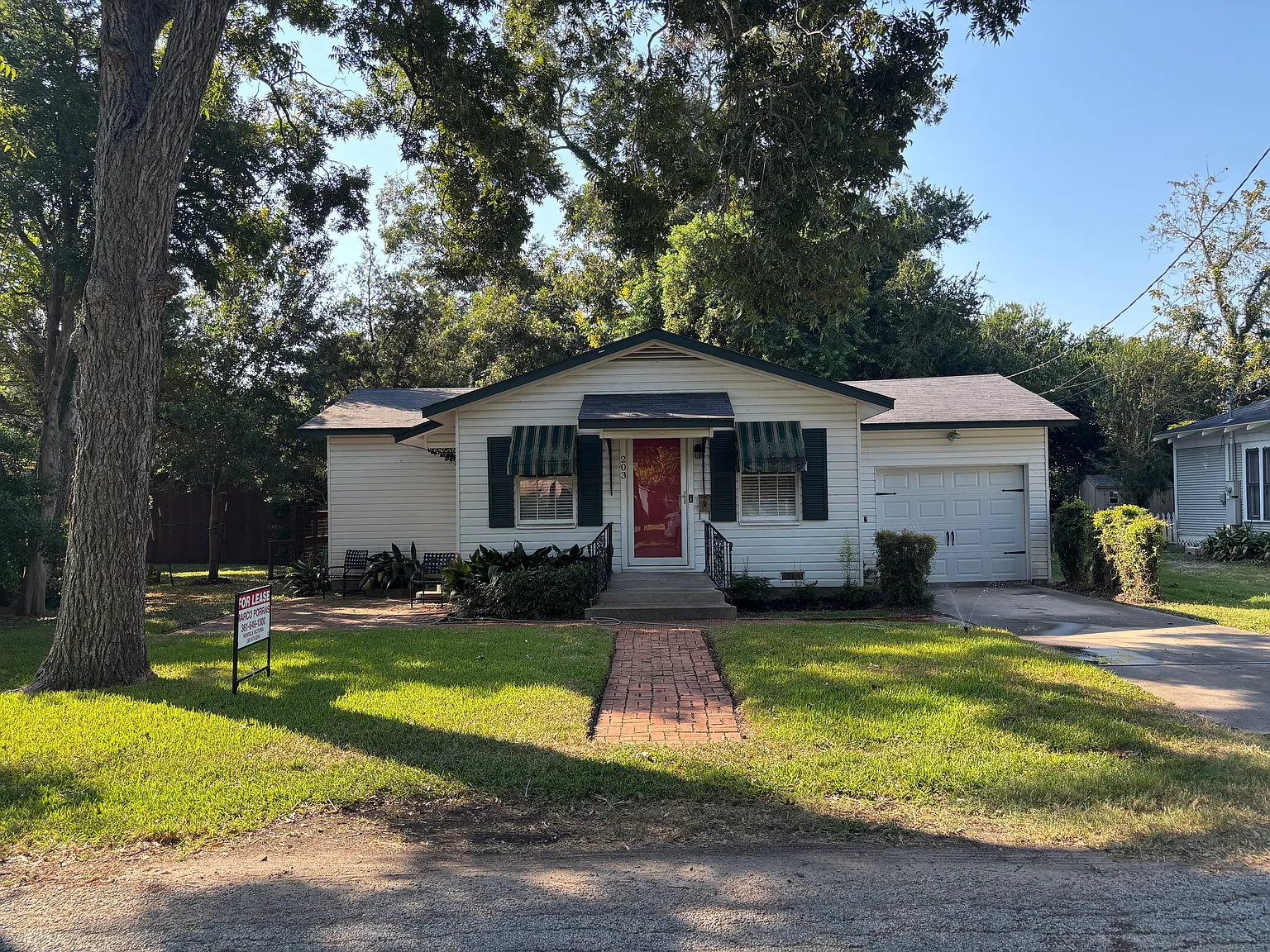 1 bed, 820 sqft, $1,100 — Photo 1