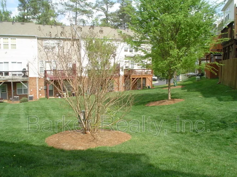 7100 Proctor Hill Dr — Photo 13